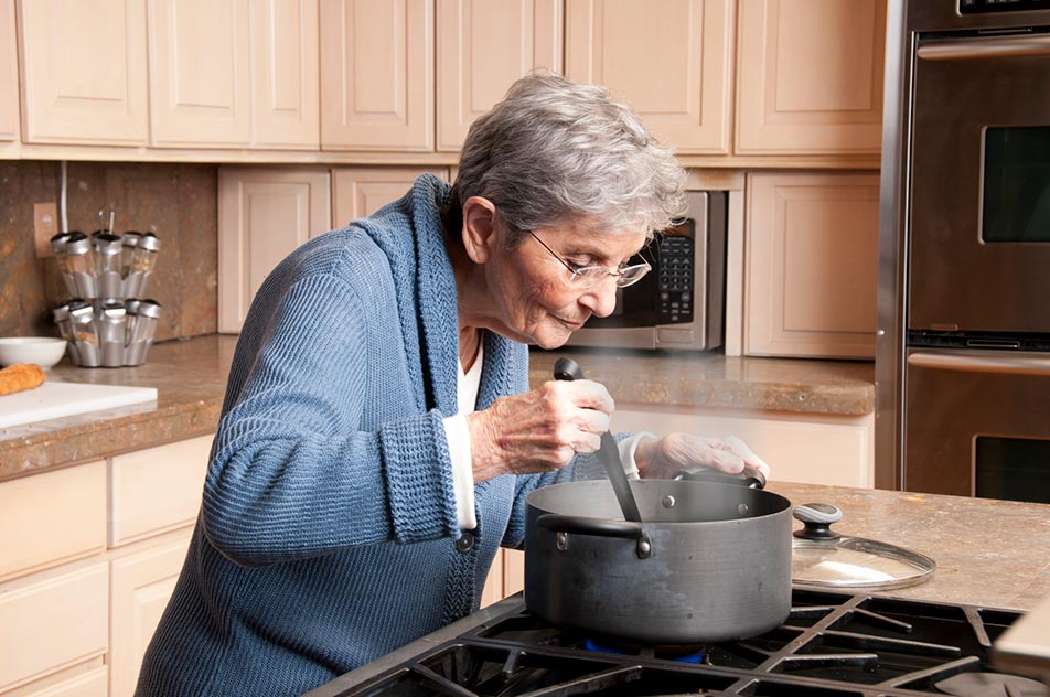 Kitchen Safety Tips For Your Elderly Loved One - Discovery Village