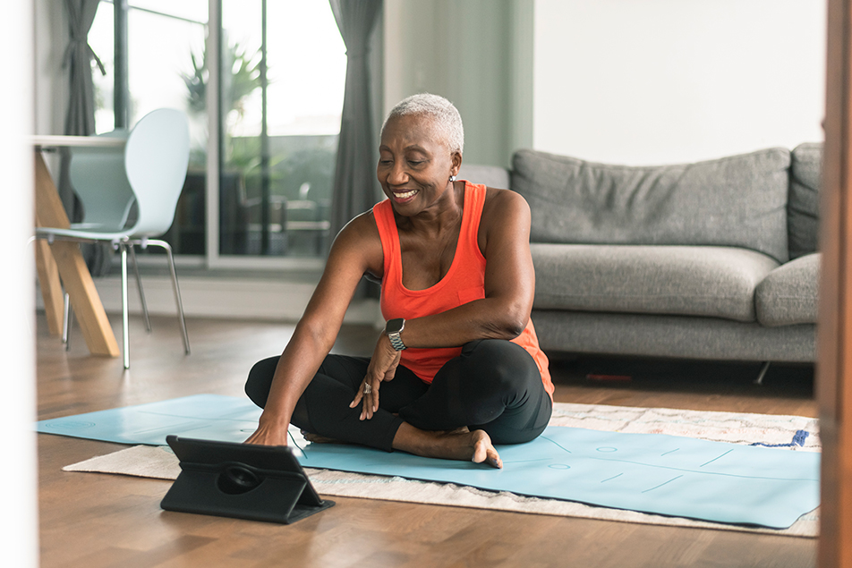 4 Ways Yoga Makes Seniors Healthier