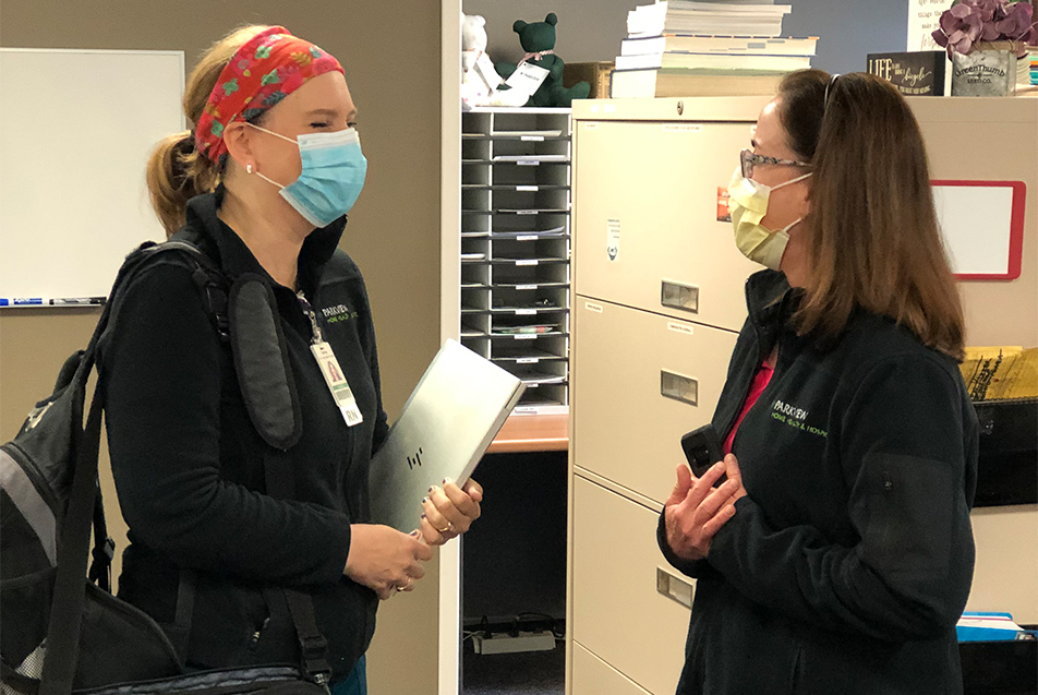 hospice chatting with nurse