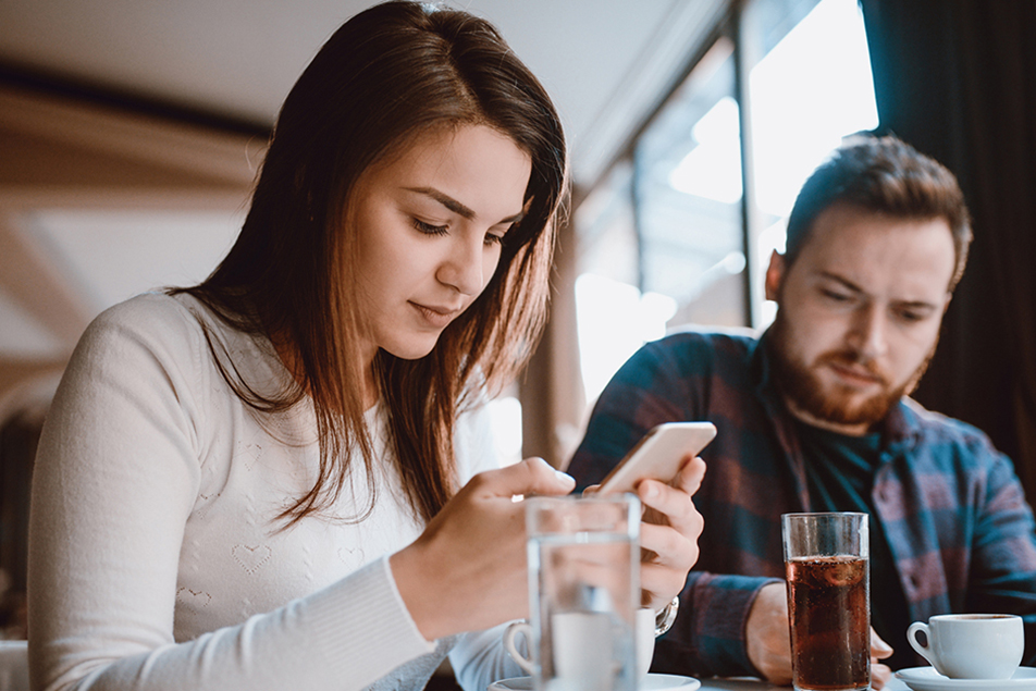 Cell phone etiquette this holiday season